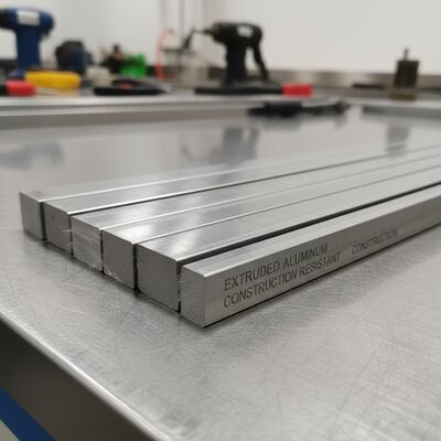 Vùng bề mặt anod hóa nhẹ chống ăn mòn bằng thanh phẳng nhôm ép ép để sử dụng công nghiệp xây dựng